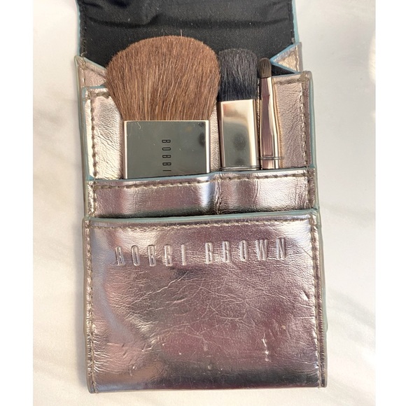 Bobbi Brown Mini Brush Set with Leather bag. - Picture 3 of 9